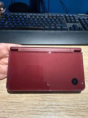 Nintendo DSi XL Burgundy употребявана преносима конзола