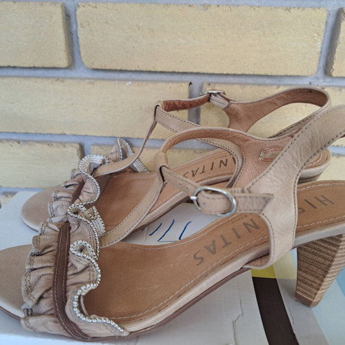 Hispanitas sandals size 40 like new, beige, minimal design