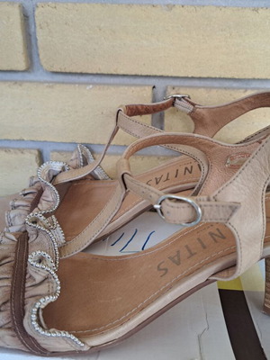 Hispanitas sandals size 40 like new, beige, minimal design