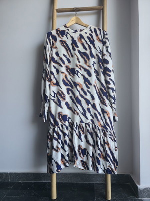 Midi dress animal print M Vero Moda like new, colorful