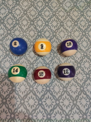Set of 6 authentic billiard balls (No 2, 9, 12 x2, 14, 15)