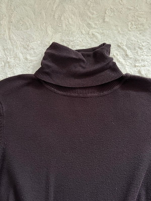 Zara fitted brown turtleneck sweater, size S