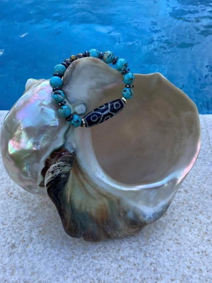 Bracelet with authentic Dzi bead and haolite new