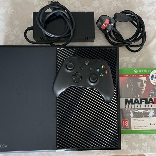 Xbox One 500GB used with 1 controller and games