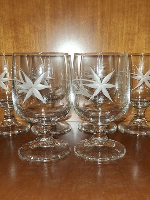 Σετ 6 ποτηριών κρασιού σαν καινούργιο