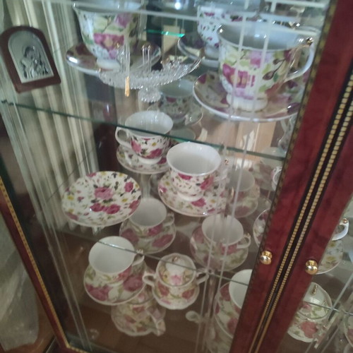 Porcelain tea set like new, complete
