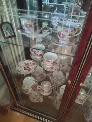 Porcelain tea set like new, complete