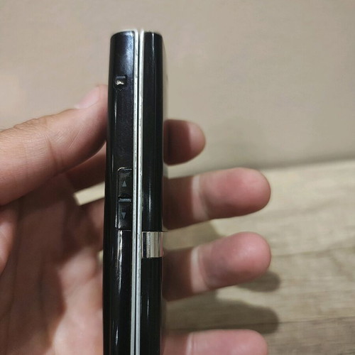 LG Chocolate used, unknown function without charger