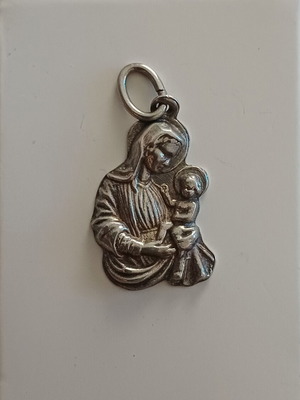 Vintage silver pendant Virgin Mary with Child (925) like new