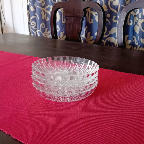 Set of 4 vintage glass dessert plates like new