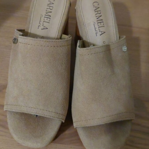 Carmela Footwear σουέτ πλατφόρμες μπεζ καινούργιες, μέγεθος 39