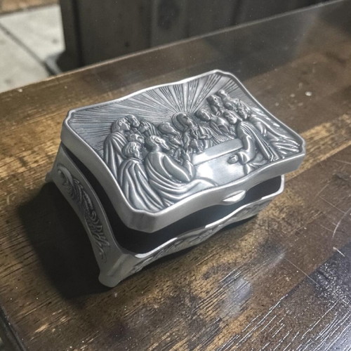 Last Supper metal and velvet box new