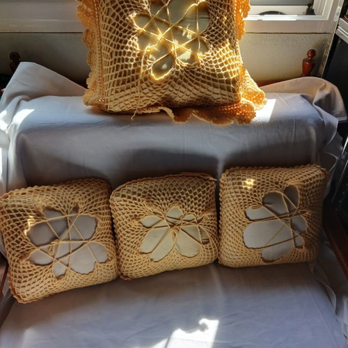 Decorative pillows, set of 4