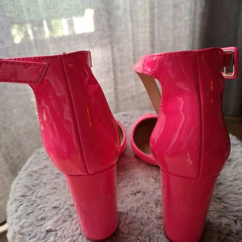 Heels with buckle new, fluorescent pink, size 37
