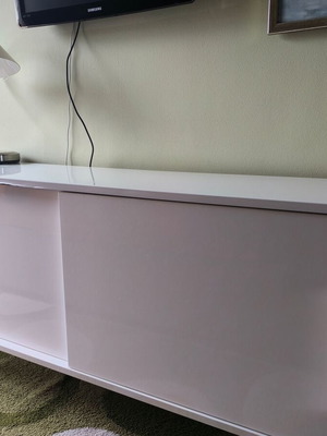 Buffet used with sliding doors and inox legs