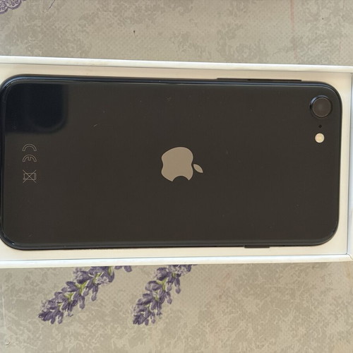 iPhone SE 2020 128 GB like new, black, 95% battery health