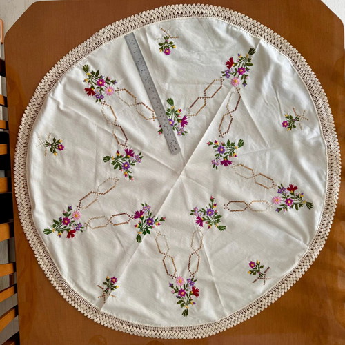Rotonda handmade with lace edging new