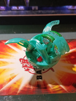 Bakugan Ventus Hyper Dragonoid figure, battle damaged