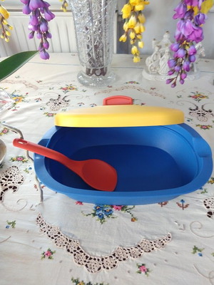 Tupperware δοχείο σερβιρίσματος 1.7 λίτρα καινούργιο με κουτάλα