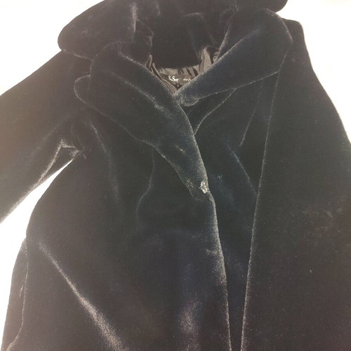 Fur coat soft and warm, like new, black