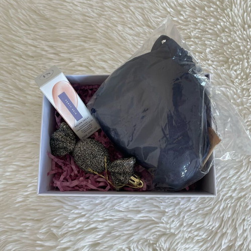 Small Beauty Box 2 new with Fenty Beauty Lip Oil and Sleep Mask