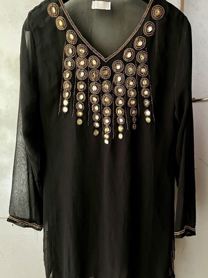 Kaftan with rhinestones like new, black and gold