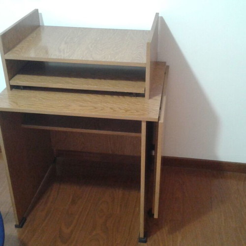 Computer desk with extension and chair like new