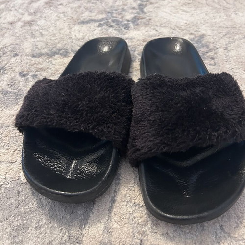 Fur slippers like new, size 39, black