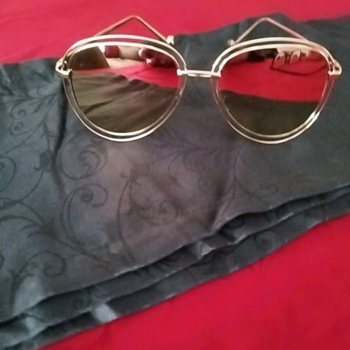 Sunglasses gold with mirror lenses like new