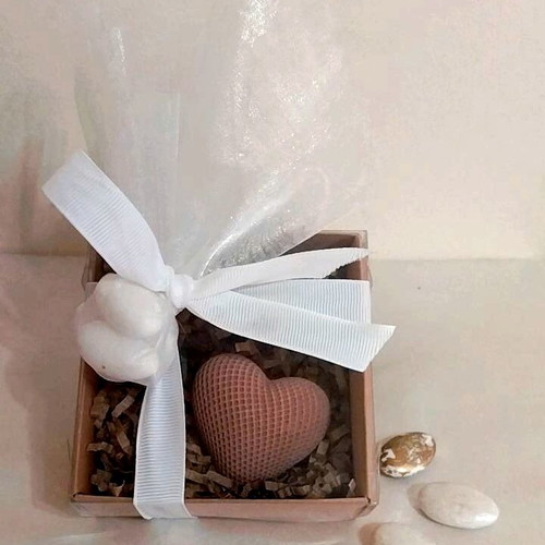 Handmade bombonieres in kraft box with ceramic magnet made to order