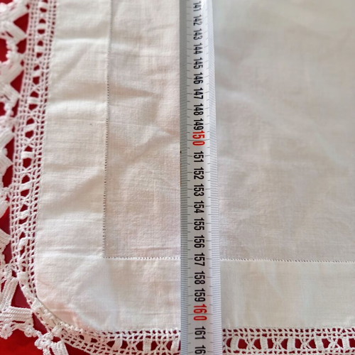 Handmade white tablecloth with crocheted lace, used, 209 x 164 cm