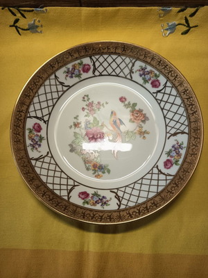 Rosenthal Group Classic Rose decorative porcelain plate like new