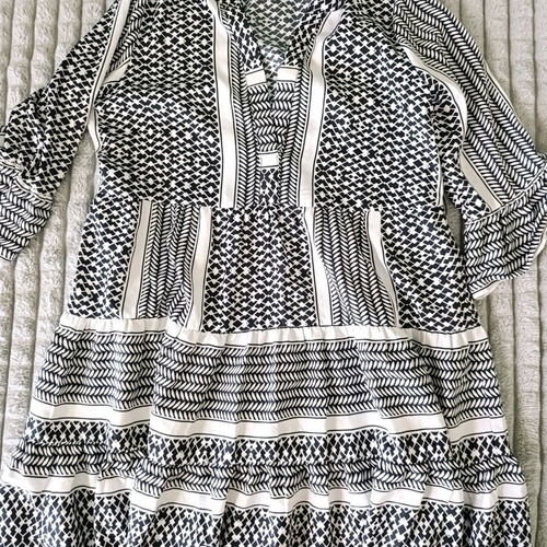 Pigalle airy summer dress like new, size M, black and white