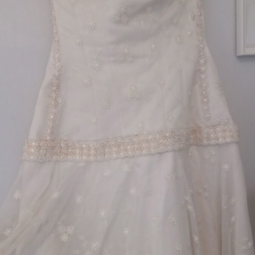 Boho wedding dress used with adjustable bust