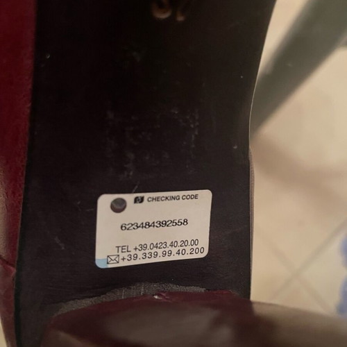C’N’C’ Leather Pumps new, No 37, burgundy color