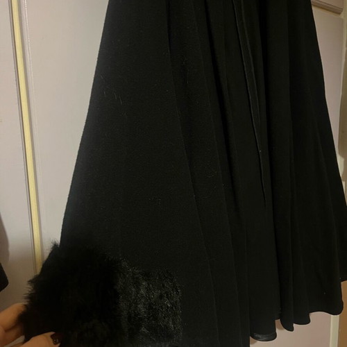 Women's black cape like new with fur on sleeves XL