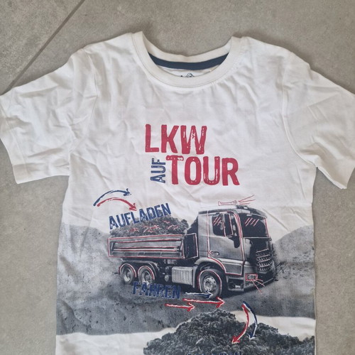 Short-sleeve T-shirt new, sizes 98-104 cm