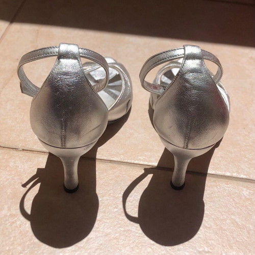 Thomas women's leather silver sandals size 36, like new