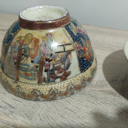 Japanese bowl with lid used, Satsuma style decoration