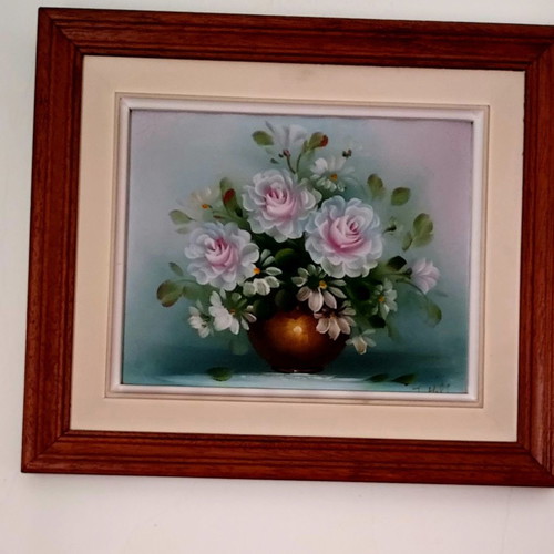 Small oil painting on canvas like new with artist signature