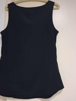 Gap black top used, size M