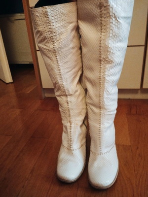 Rocco P. leather boots like new, size 37, white