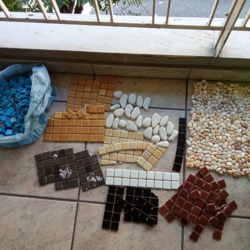 Mosaic tiles like new, assorted for crafts