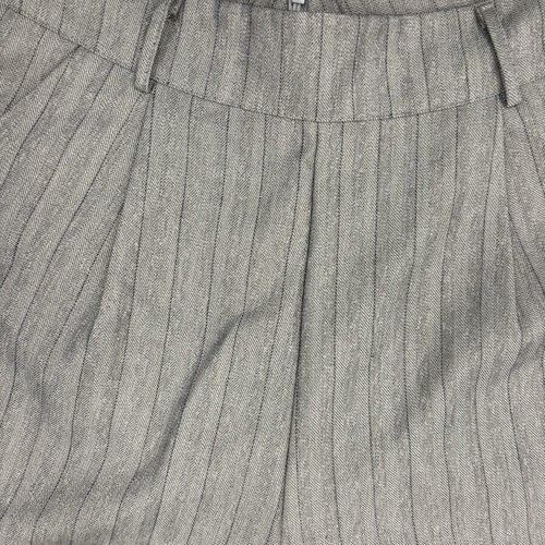 High-Waisted Women's Shorts with Pleats Shein like new, beige gray