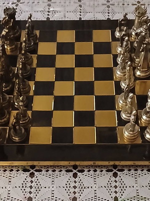 Chess set missing 3 pawns