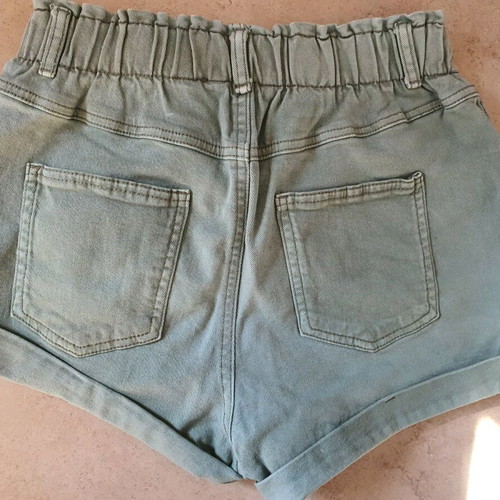 Bershka shorts size S 36 8 green like new