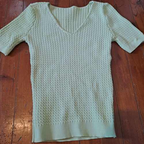 Short-sleeve knit blouses like new, size S, beige and green