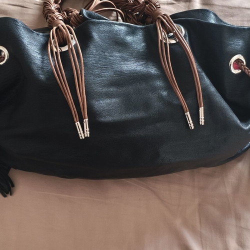 Cesare Paciotti women's leather shoulder bag like new, black