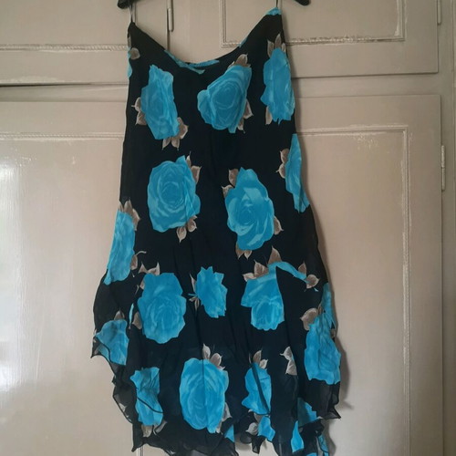 Grama Aris Vassiliadis skirt XL black with blue roses like new