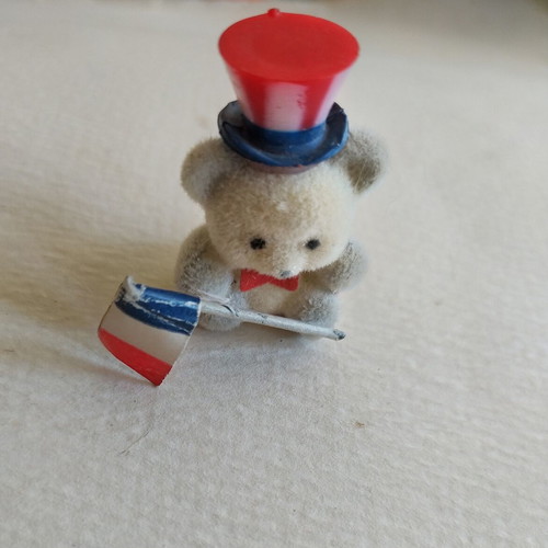 Retro children's velvet pin from the 80s like new
